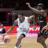 Auteur de 28 points, Eric Nottage a fait le malheur des défenseurs genevois en finale de la SBL Cup à Clarens KEYSTONE/CYRIL ZINGARO